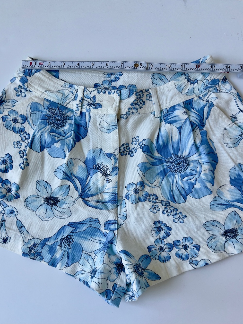 Francesca's Collections White & Blue Floral High-Waist Shorts - Picture 5 of 6